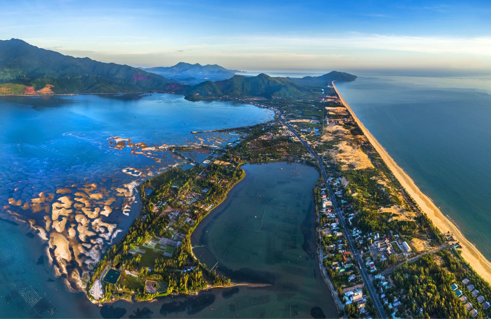 Vịnh biển Lăng Cô